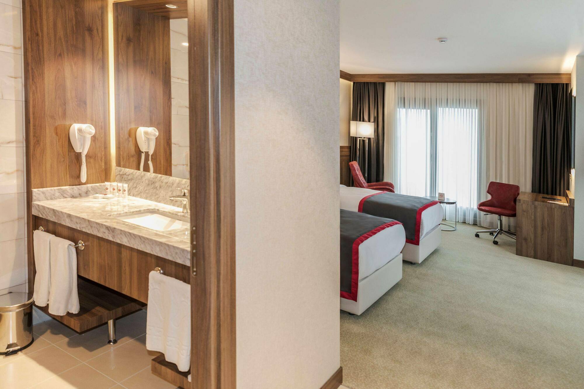 מלון איסטמבול Ramada By Wyndham Beylikduzu מראה חיצוני תמונה